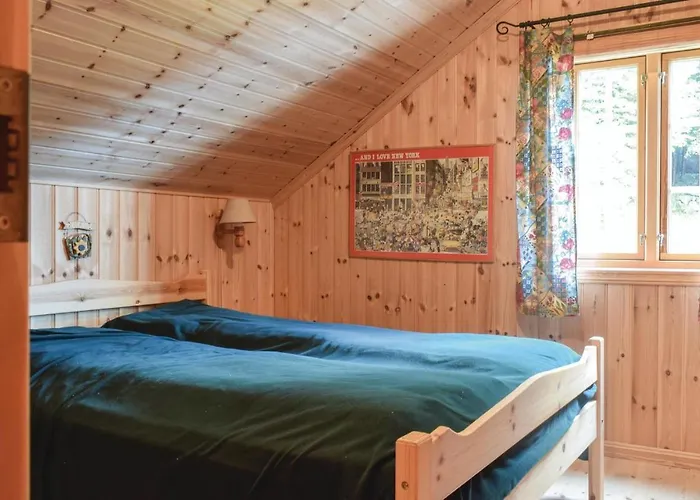4 Bedroom Cozy In Holiday home *