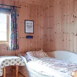 4 Bedroom Cozy In Feriehus Farsund
