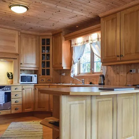 4 Bedroom Cozy In *