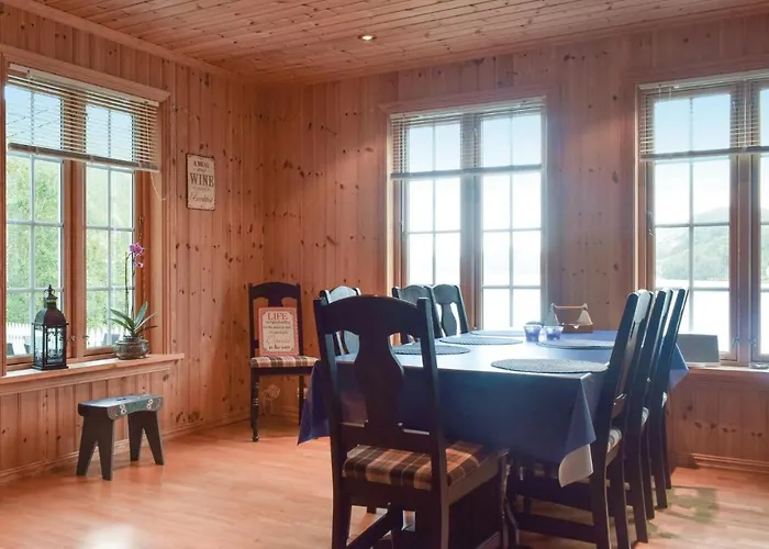 4 Bedroom Cozy In